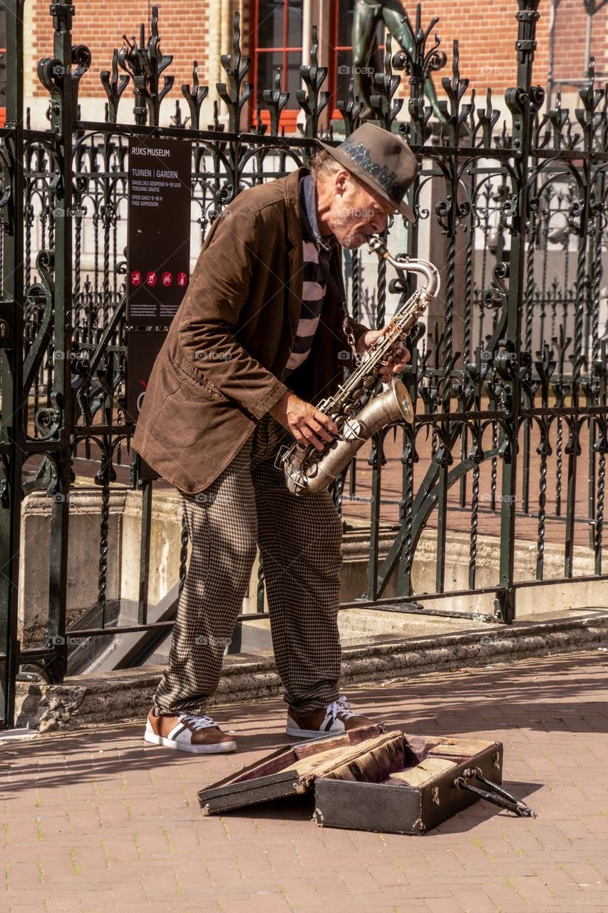 Street musician 