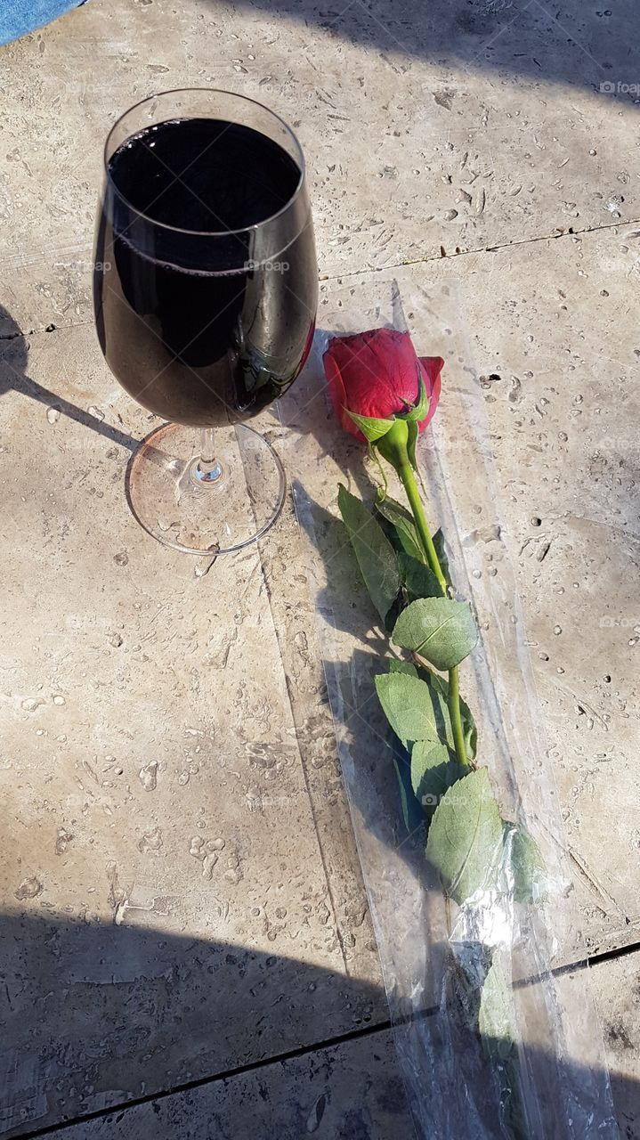 rose and wine, perfect romantic combination