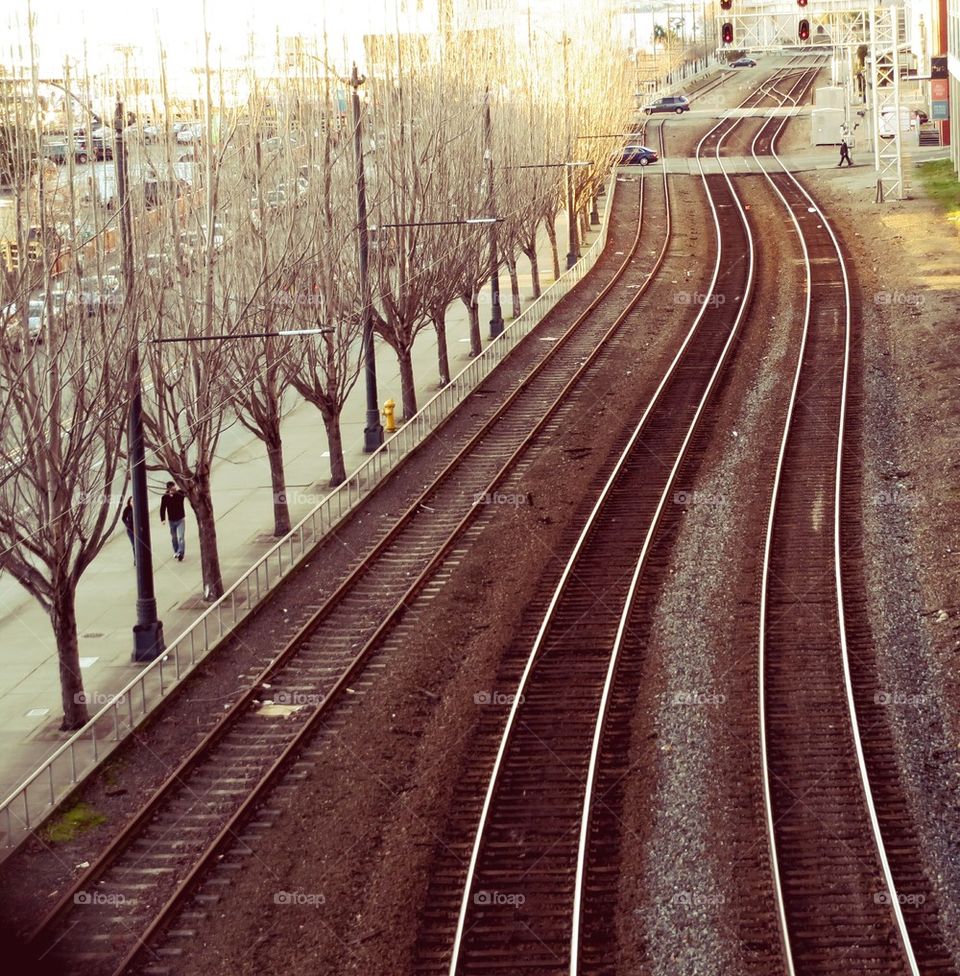train tracks through the city
