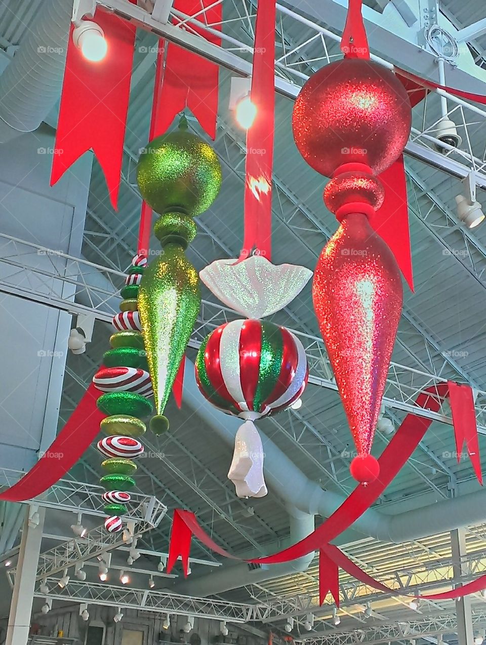 Large Scale Christmas Decor 