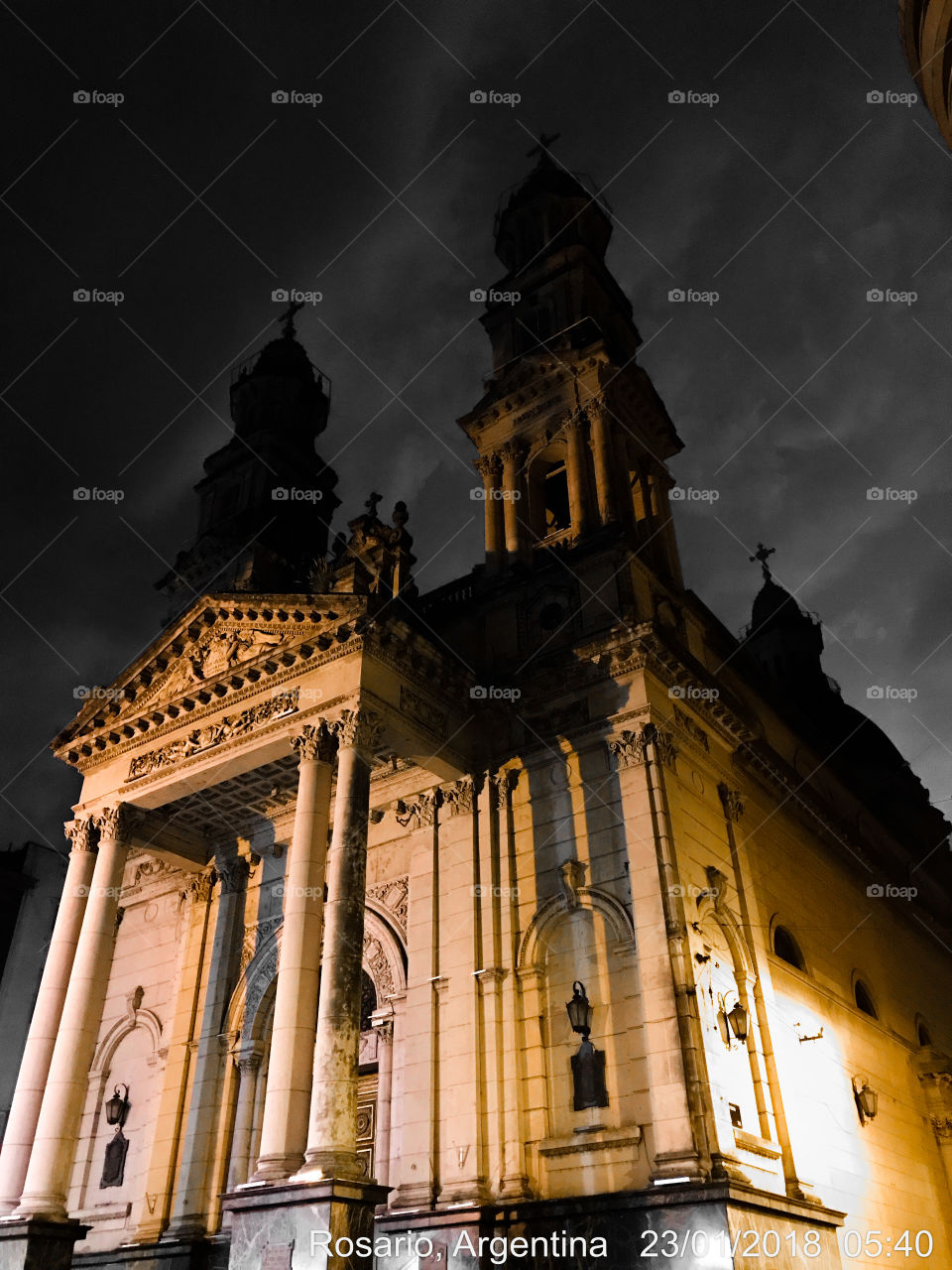 La catedral de Rosario es uno de los símbolos católicos más importantes e impactantes no sólo de la zona sino del país.. 