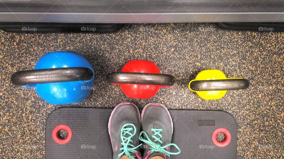 workout stuff at the gym, looking down from where I stand