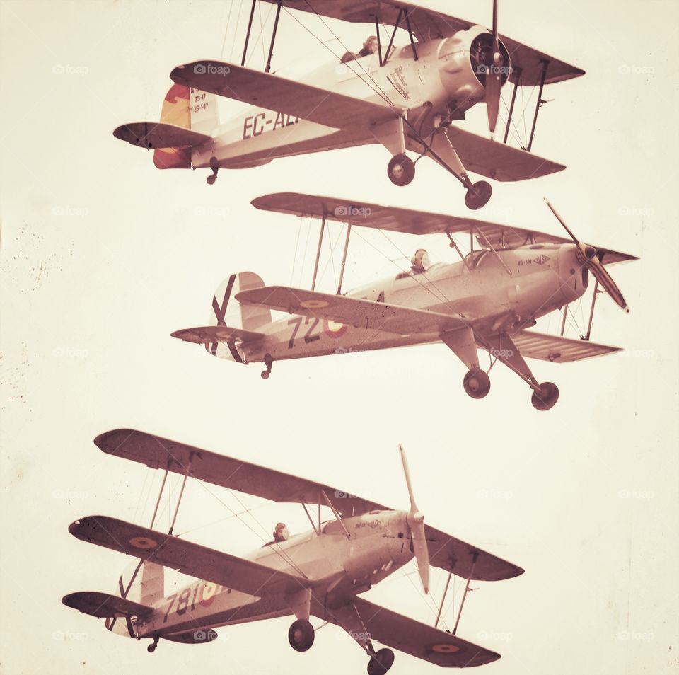 Biplanos 
Biplanes