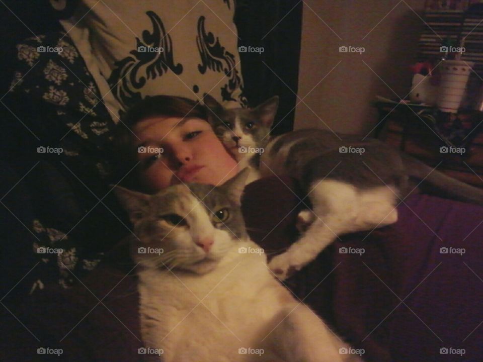 A nice selfie with my two kitties Gizmo and Tommy