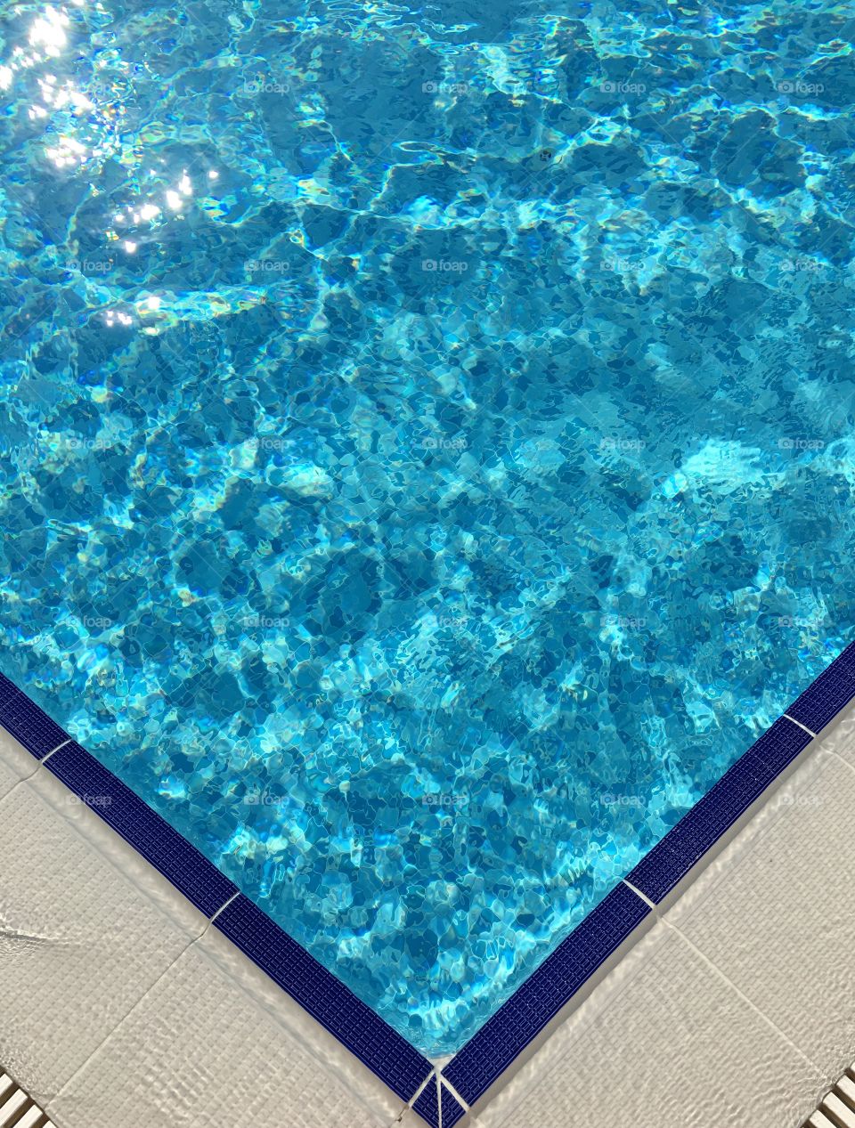 Enticing pool water. Symmetry. 