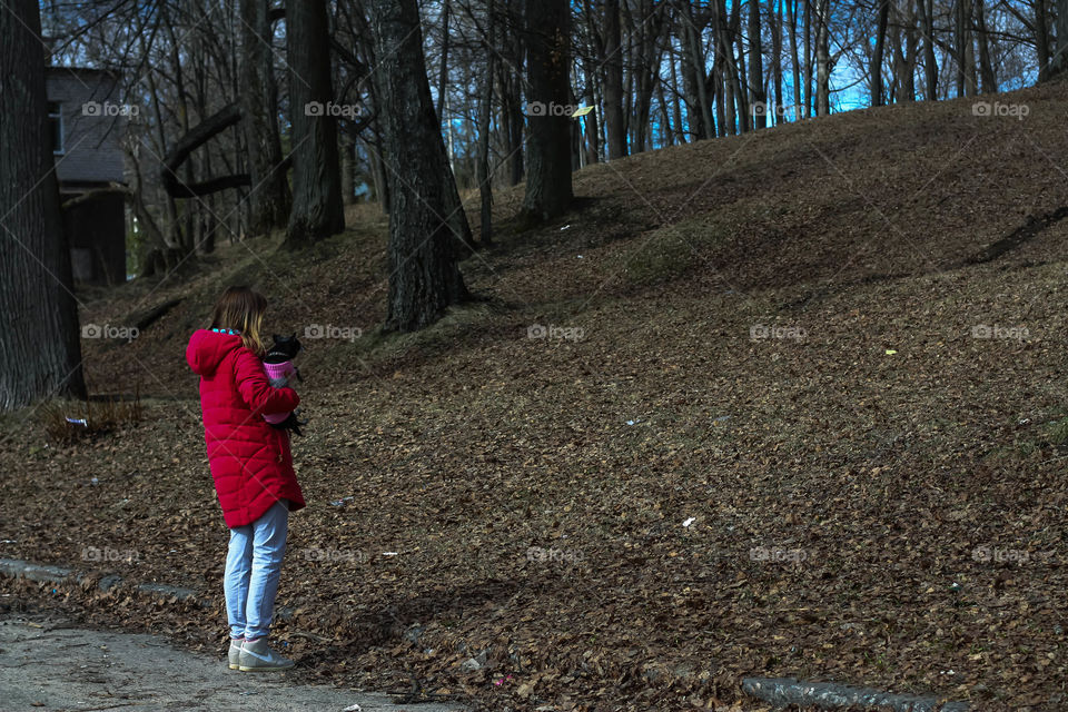 walk with the dog in the spring