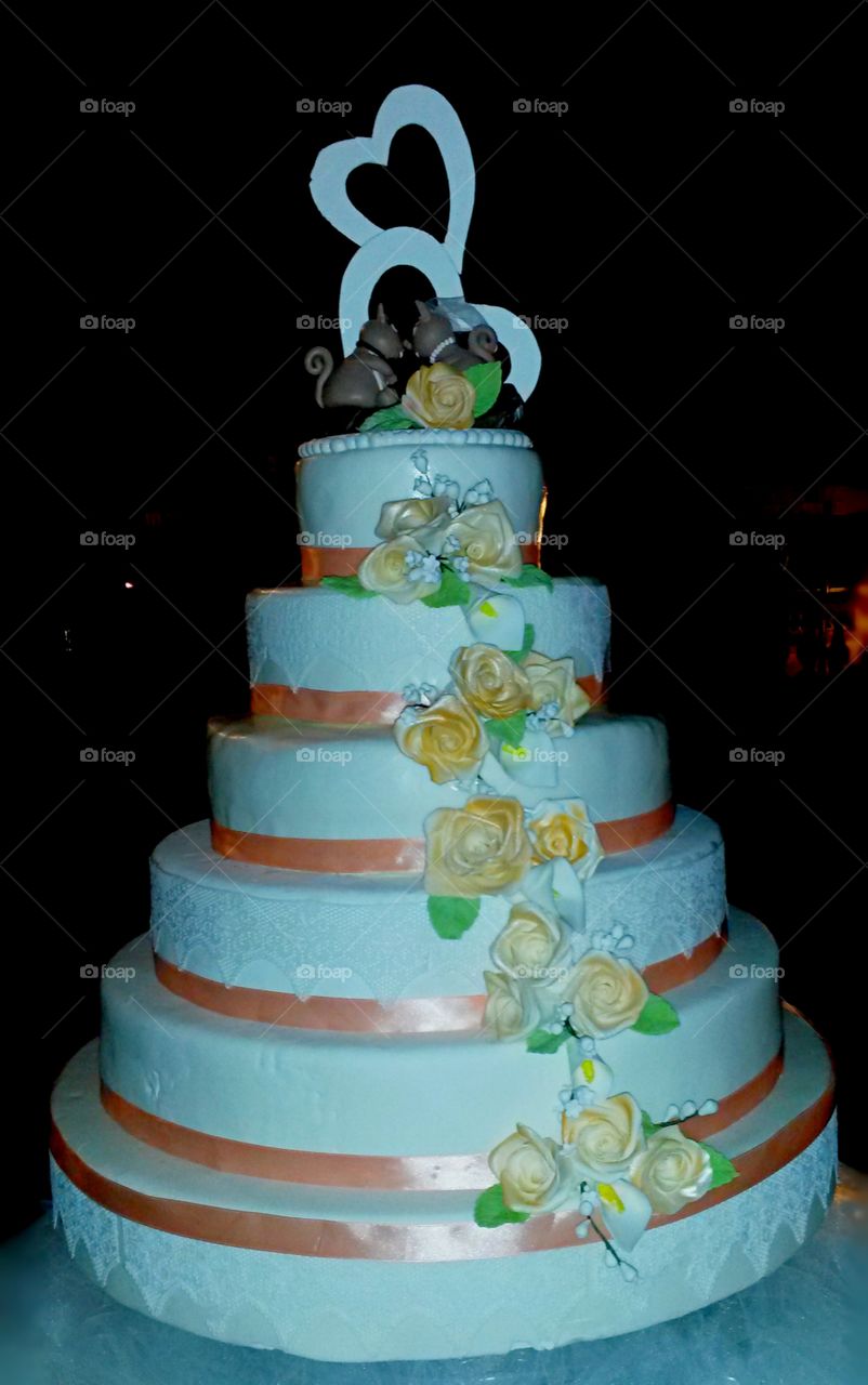 close up of marriage cake with Roses