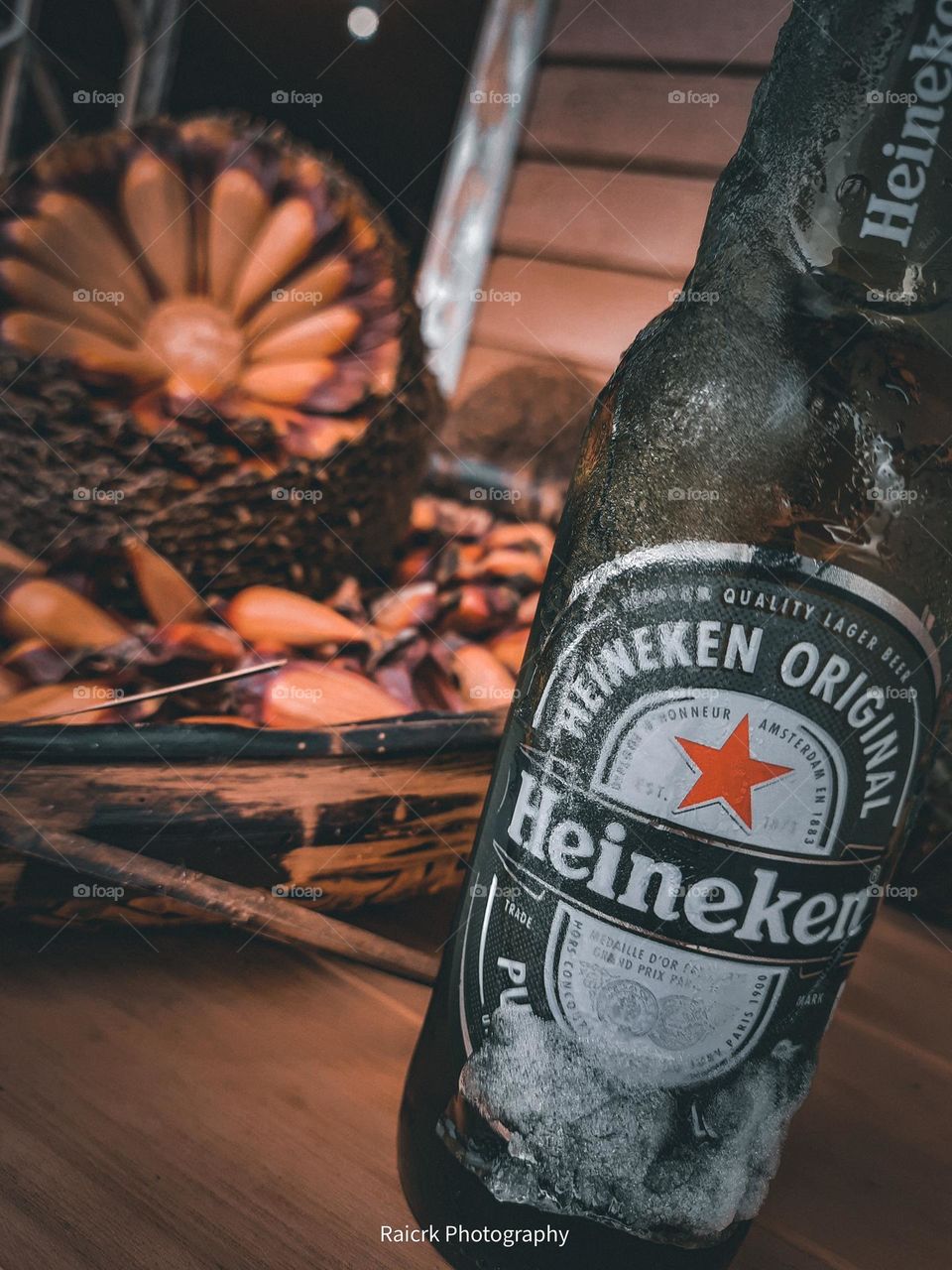 Uma boa dose de cerveja acompanhada de Pinhão, nada melhor para um final do dia na Serra.