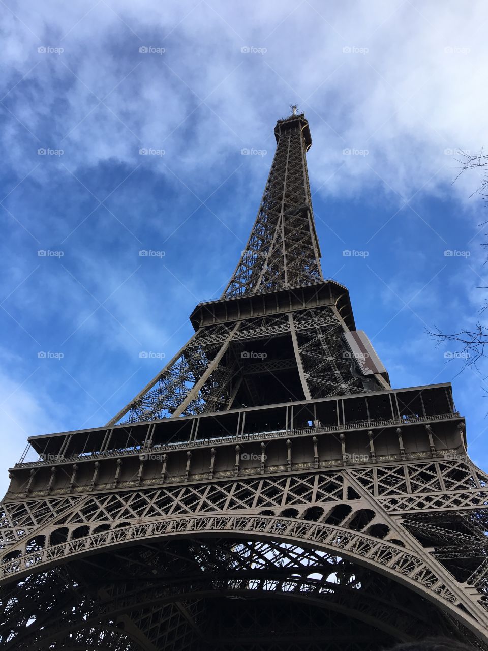 Mainstream Eiffel Tower picture 