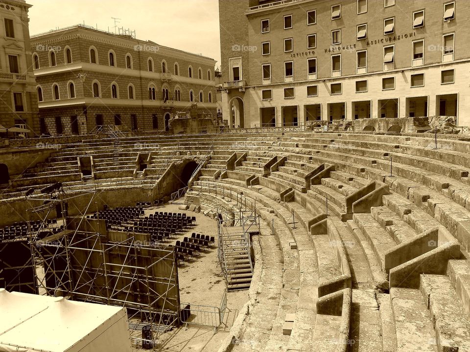 Roman amphitheater of Lecce built between the first and second century, it remains near the central square of S.Oronzo.