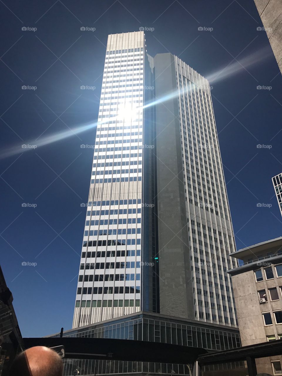Frankfurt Sonne Spiegel blauer Himmel Wolkenkratzer Atmosphäre wohlfühlen Wohlbefinden Freiheit Börde