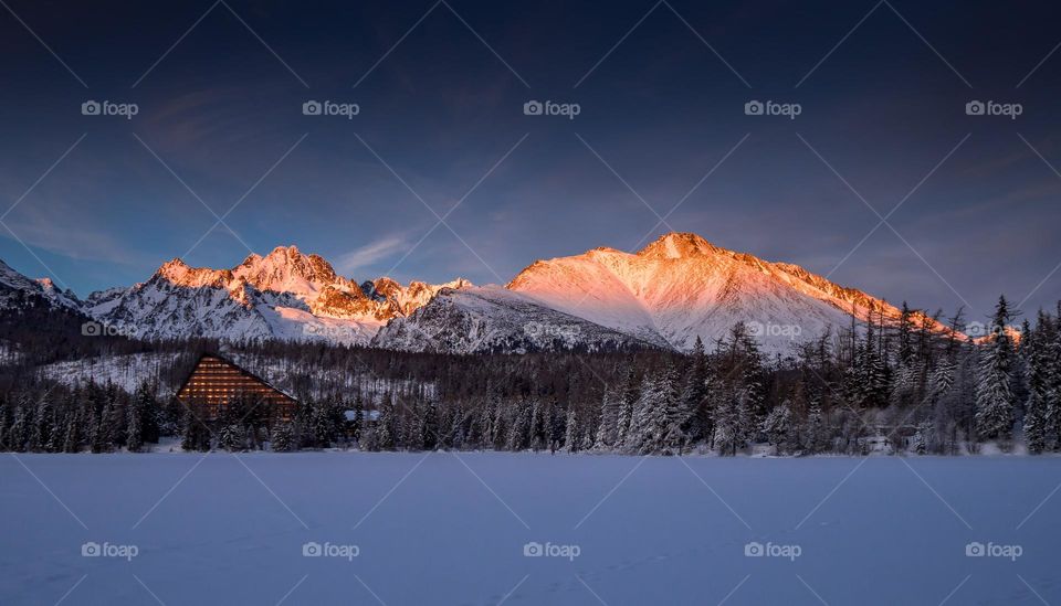 Golden hour in medias res