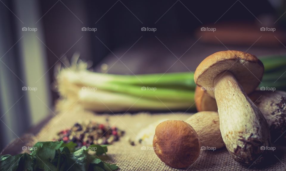 Porcini mushrooms and cooking ingredients 