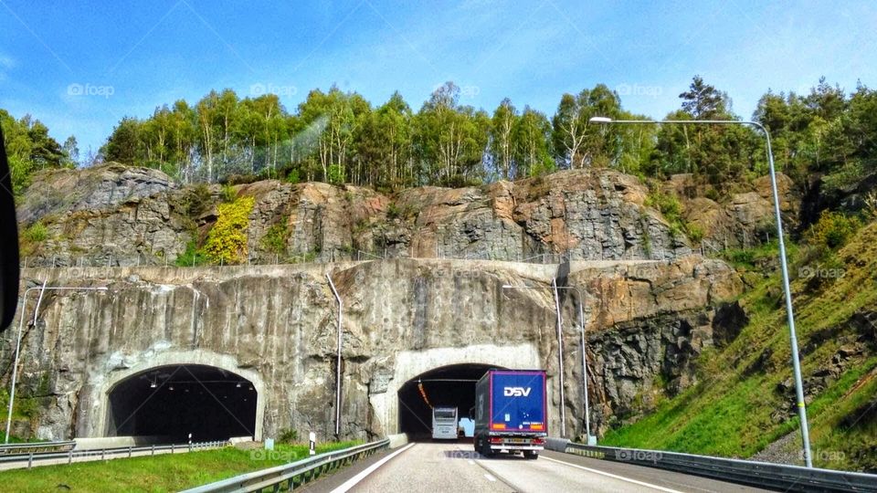 lindo túnel na Suécia.