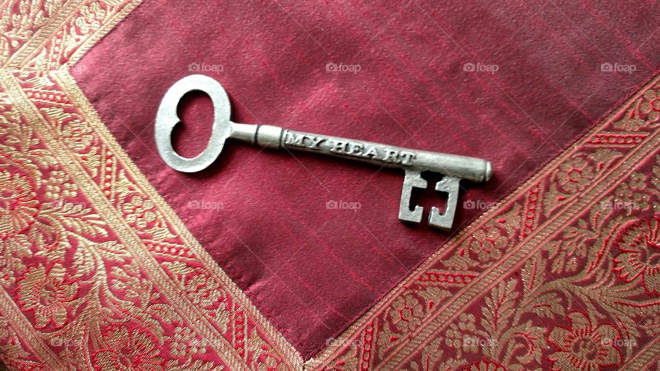 red key to my heart vintage tapestry romantic love