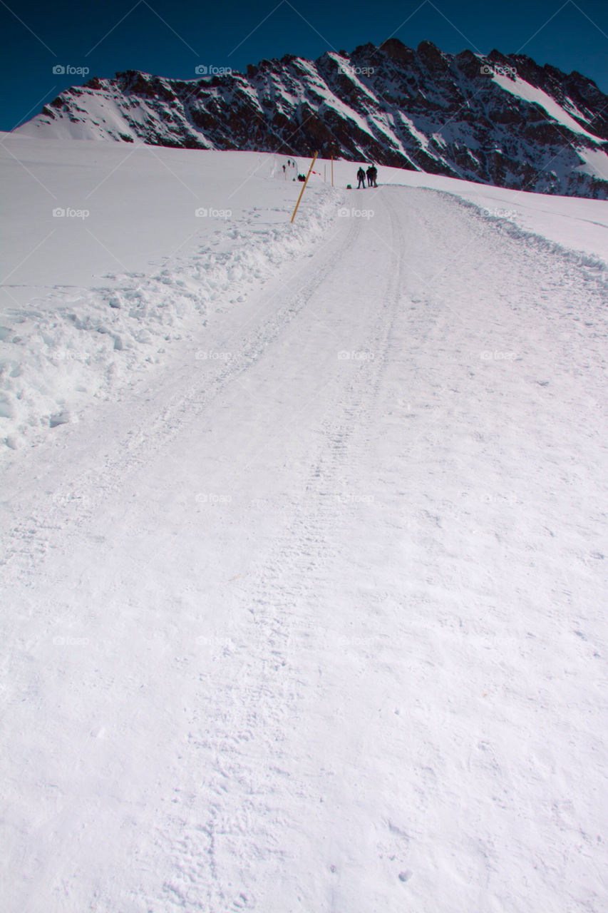 jungfrau travel ski hike by cmosphotos