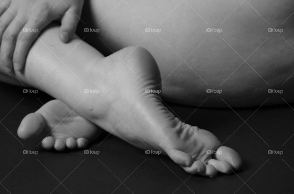 Shadow and light (feet).