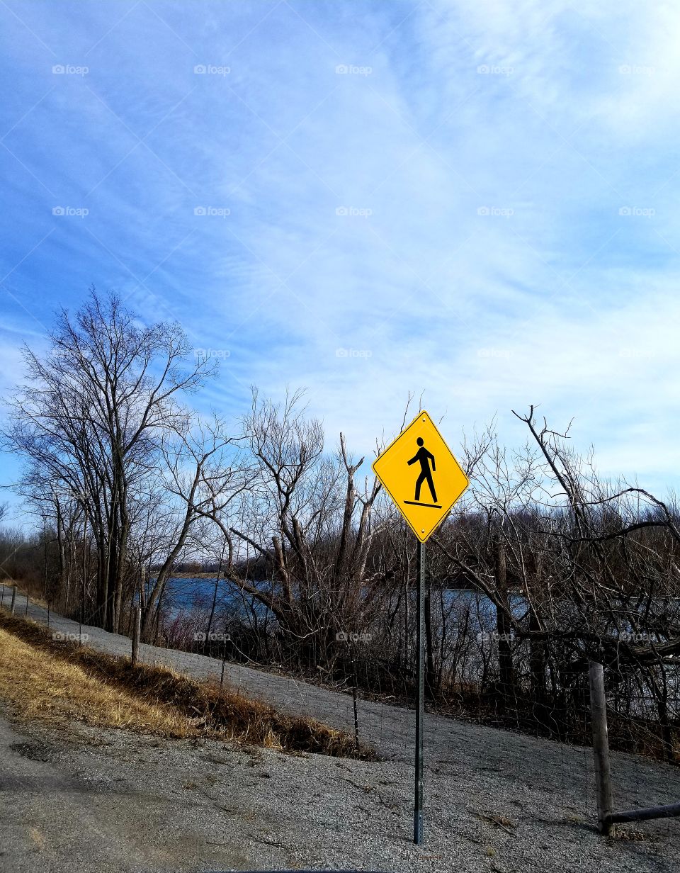 Niagara river and walking trail