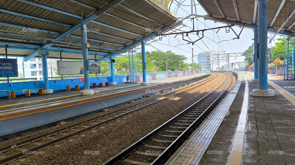 Train track at the end of the station