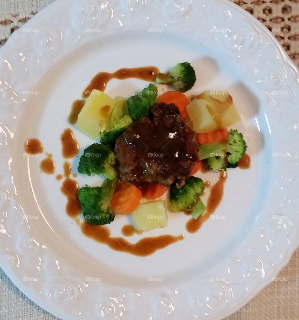 Meat ball seem unhealthy a little bit but when you put it on steam vegetable...the feeling changed and I feel no guilty to finish it all!