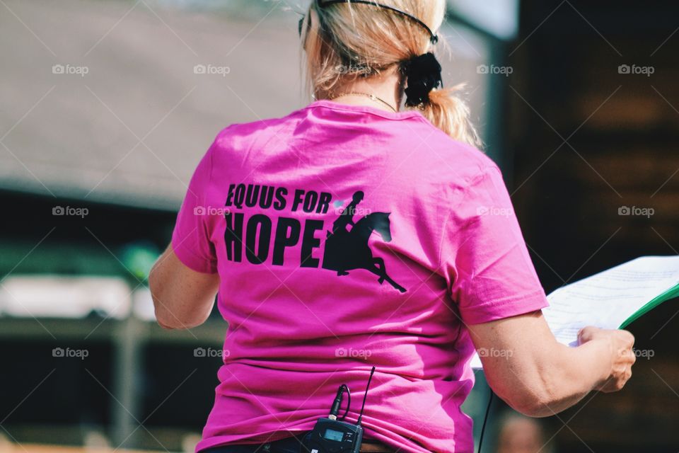 Woman in a pink top equine for hope