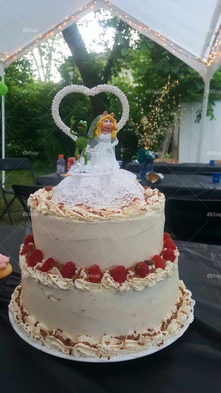 wedding cake strawberry