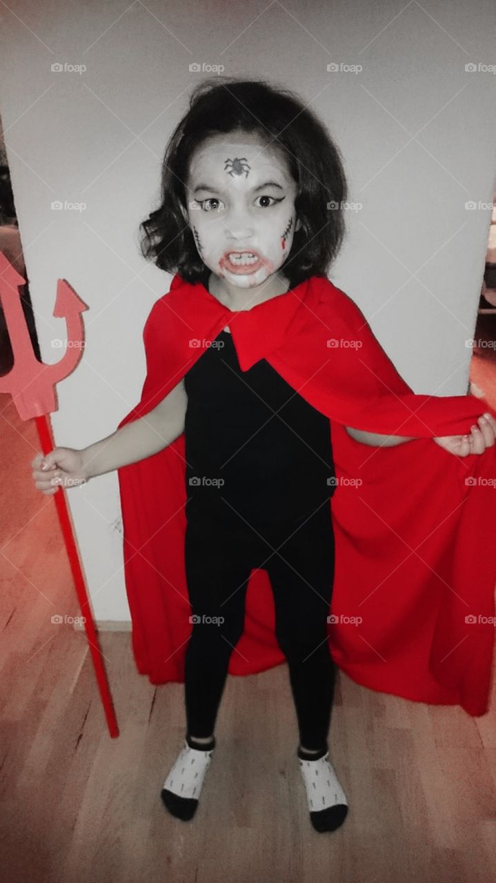 Almost ready for Halloween. Shadows of a thousand years rise again unseen, voices whispers in the trees. It's Halloween 🎃