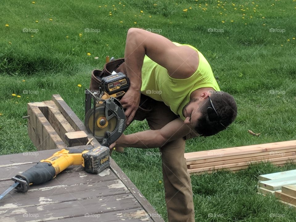Skilled Carpenter Remodels Deck with DeWalt