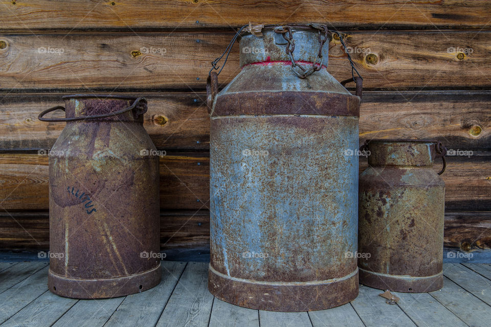 Arrangement of old canister