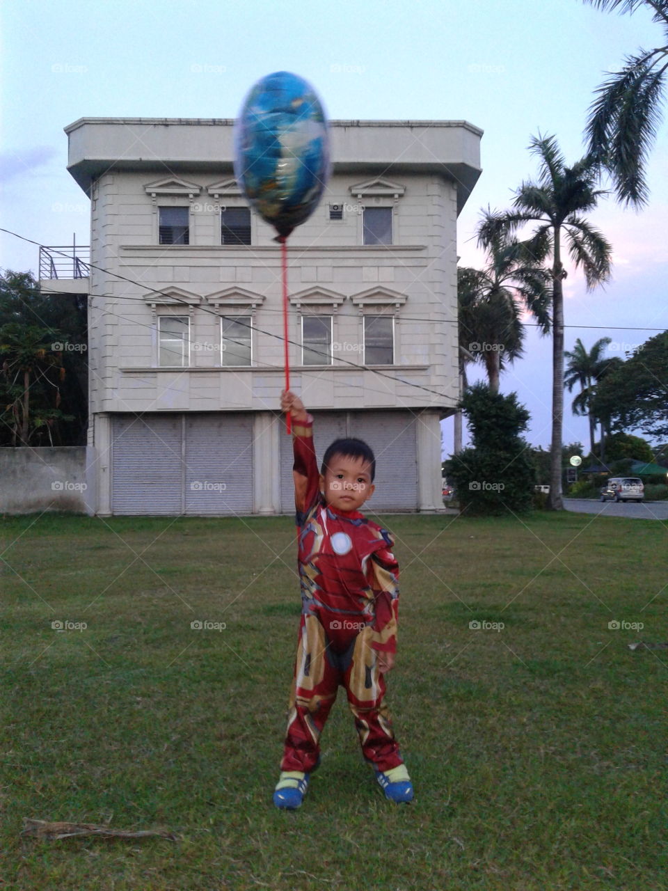 Iron Man 
costume Kid.