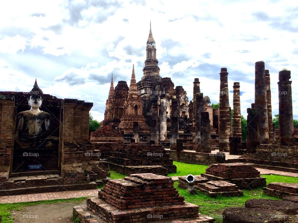Buddha Temples and Ruins During Bike ‘n Stroll Tour in Sukhothai, Thailand