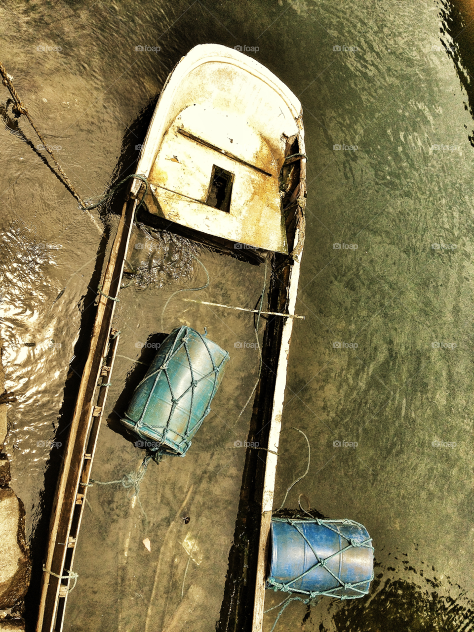 rio lake boat broken by doras