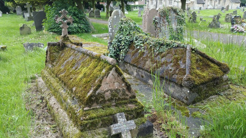 English cemetery
100 + years old graves
Some people think graveyard and cemetery mean the same, but, if we want to be a little nitpicky, we should say that graveyard is a type of cemetery, but a cemetery is usually not a graveyard. To understand the difference, we need a little bit of history.
From about the 7th century, the process of burial was firmly in the hands of the Church (meaning the organization), and burying the dead was only allowed on the lands near a church (now referring to the building), the so-called churchyard. The part of the churchyard used for burial is called graveyard, an example of which you can see in the picture.
As the population of Europe started to grow, the capacity of graveyards was no longer sufficient (the population of modern Europe is almost 40 times higher than it was in the 7th century). By the end of the 18th century, the unsustainability of church burials became apparent, and completely new places, independent of graveyards, were devised—and these were called cemeteries.
The etymology of the two words is also quite intriguing. The origin of "graveyard" is rather obvious; it is a yard filled with graves. However, you might be surprised to hear that "grave" comes from Proto-Germanic *graban, meaning "to dig", and is unrelated to "gravel".
Of course, the word "cemetery" did not appear out of the blue when graveyards started to burst at the seams. It comes from Old French cimetiere, which meant, well, graveyard. Nevertheless, the French word originally comes from Greek koimeterion, meaning "a sleeping place". Isn't that poetic?