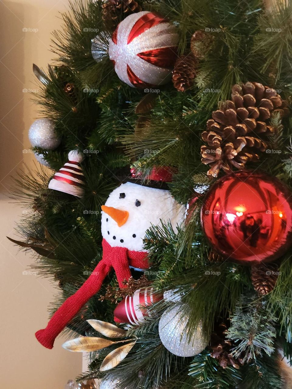 Happy festive snowman holiday wreath