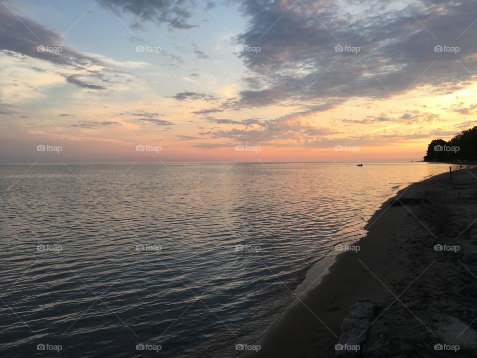 Sunset on the shoreline 