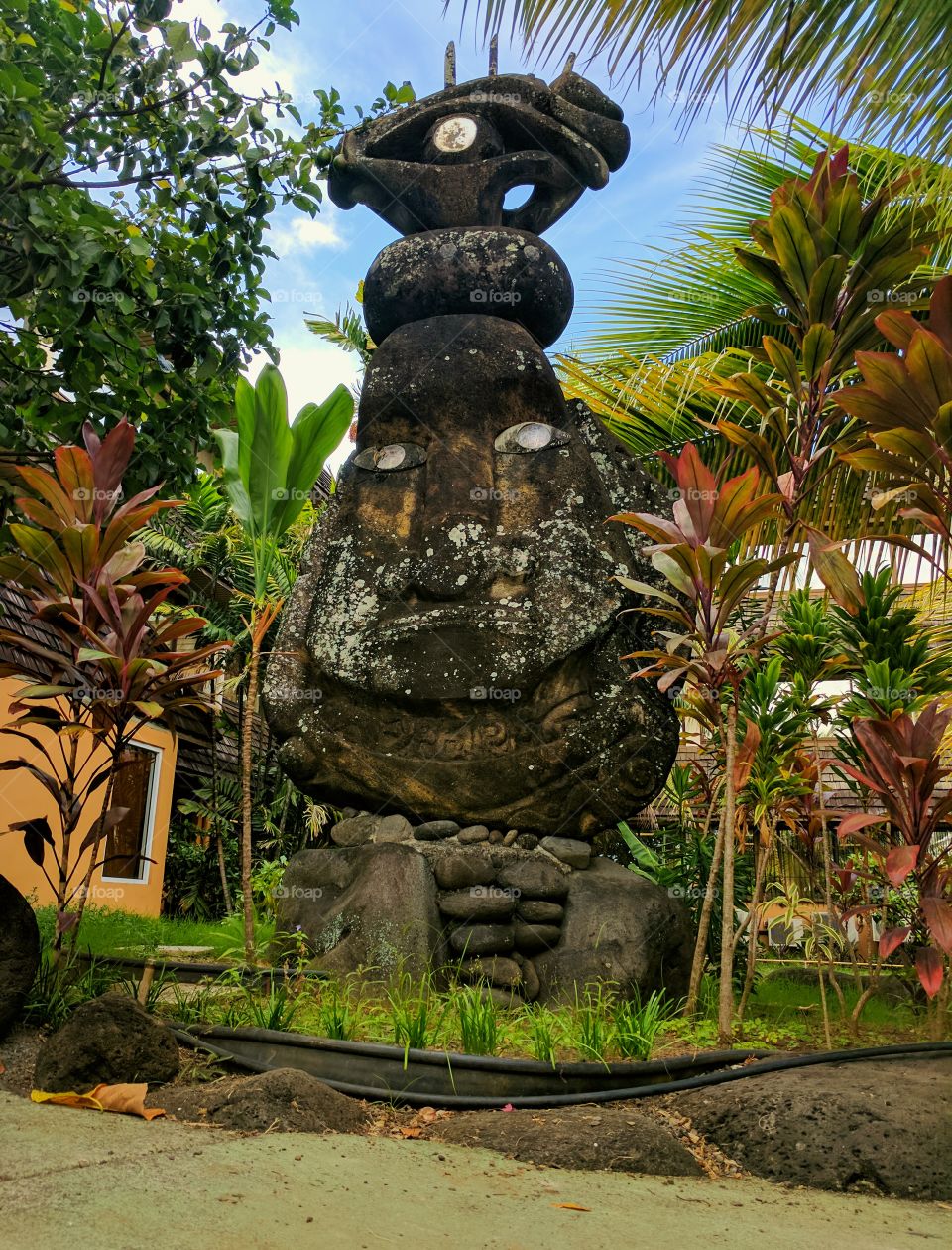 Tahiti Statue