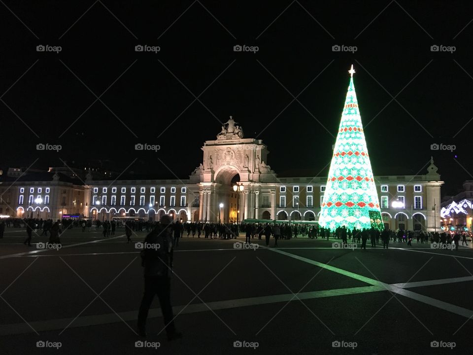 Christmas Tree, street decoration , lights, city centre 