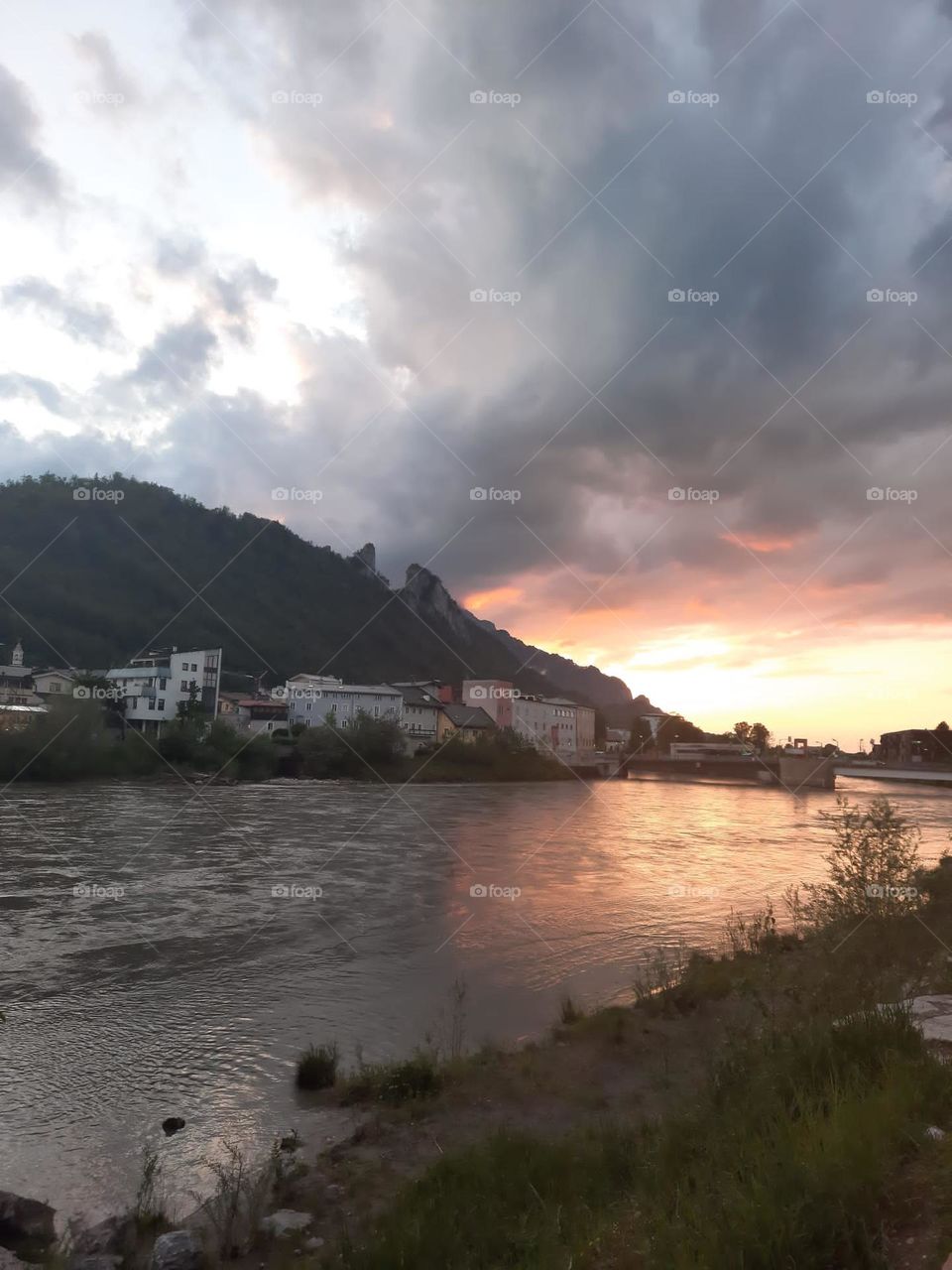 Stadt, Land, Fluss
