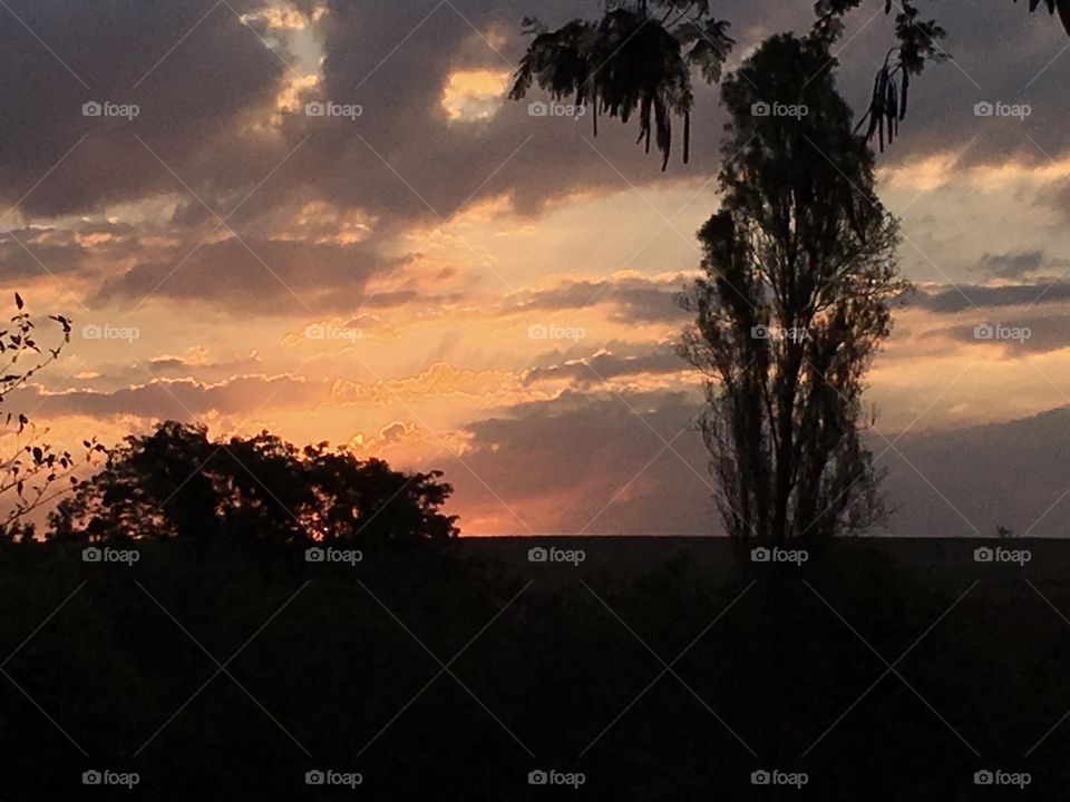 Have you ever wondered about God’s colored pencils box? The amazing colors, lights and effects, we are blessed with in each sunset is a wonder to watch, admire and remember. A simple picture cannot capture in its totality the majesty of these moments