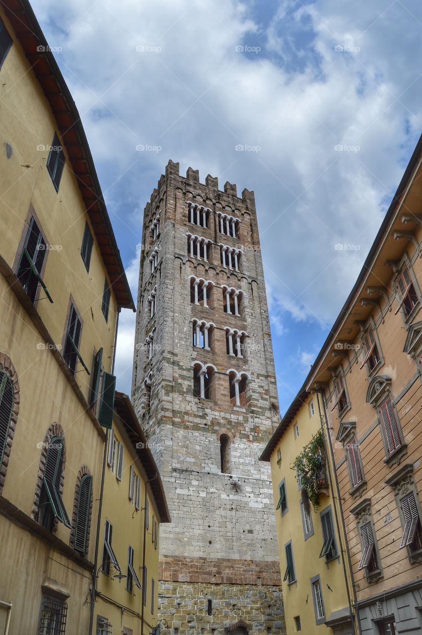 Torre Campanario de la Basilica de San Frediano (Lucca - Italy)