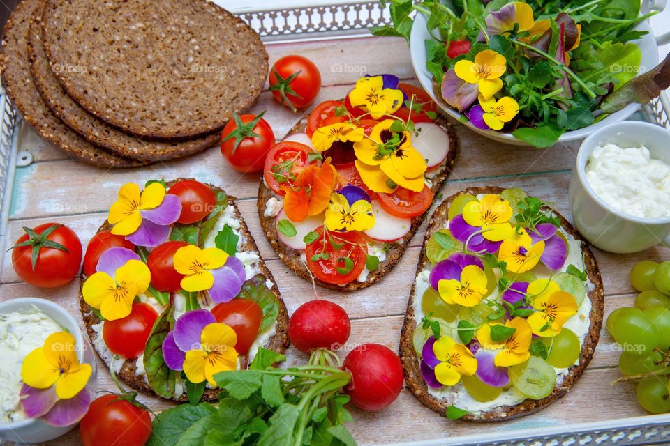 Sandwiches with edible flowers 