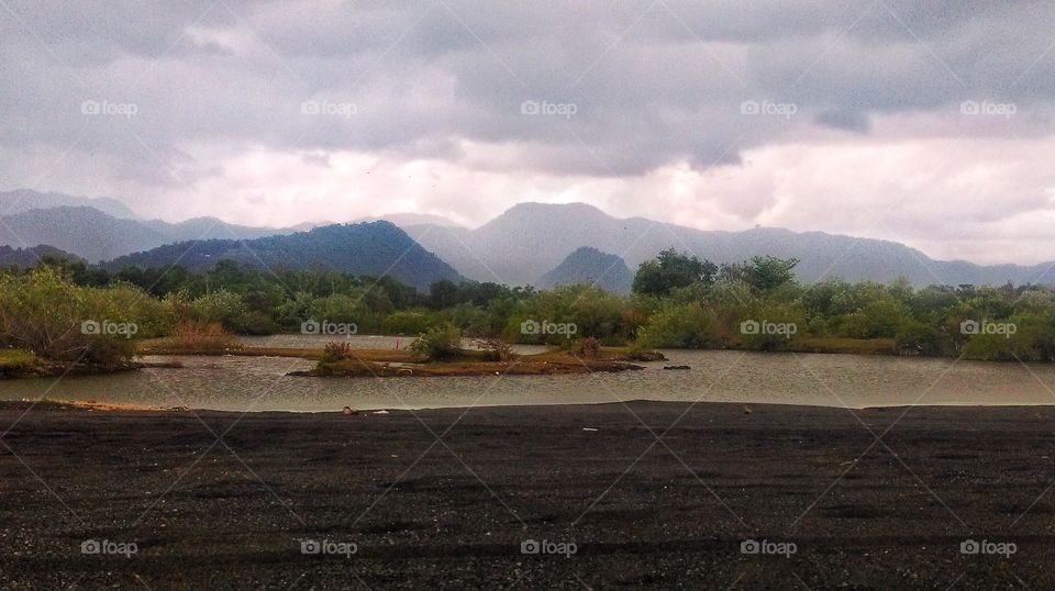 After some waves one only turned 180 to face the region around mount Agung in Bali...quite a treat...