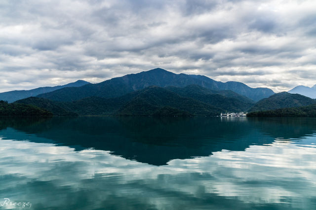 Enjoying a lovely view at Sun Moon Lake in the middle of Taiwan... Wanderlust!