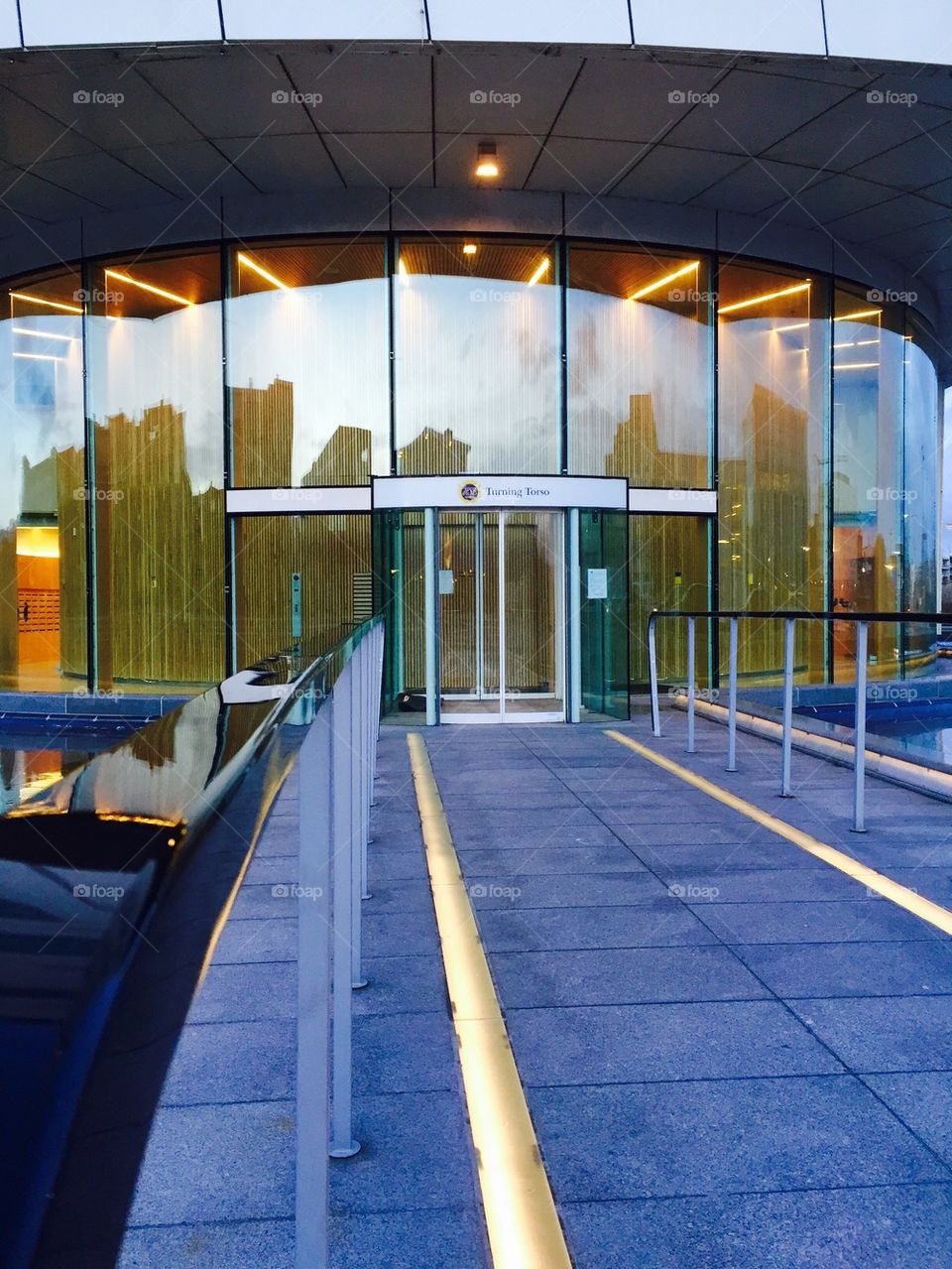 Turning torso entrance