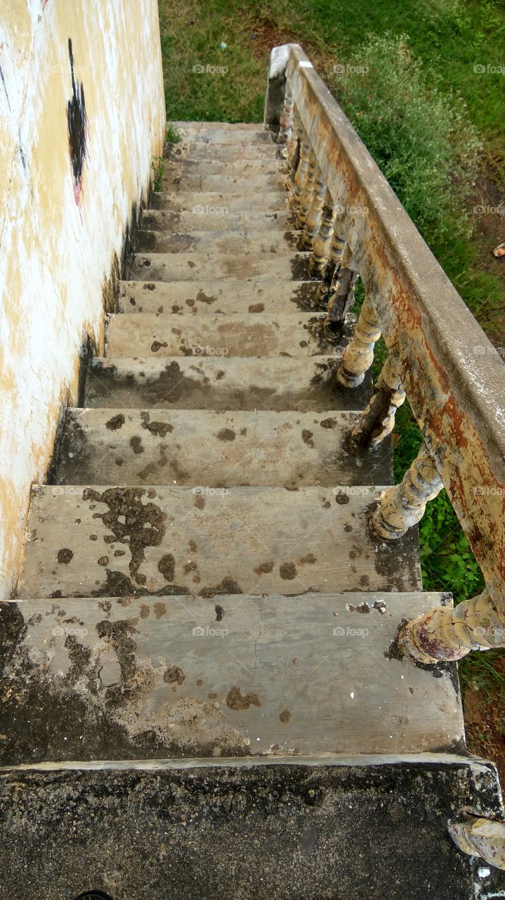 up stairs steps (minimum 40+years old bulding