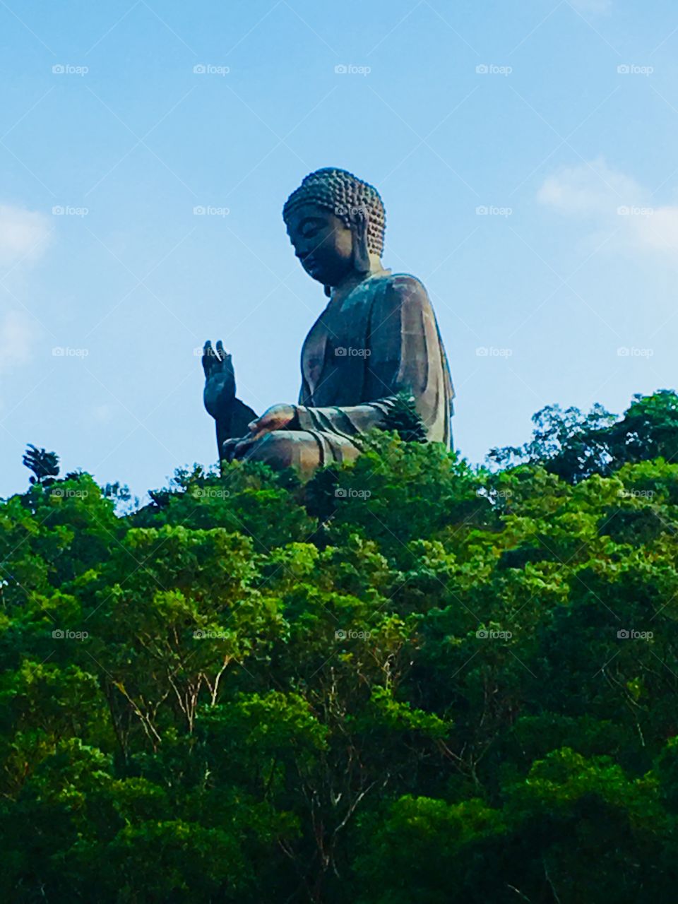 Hong Kong. Amazing place filled w wealth, business, luxury, and modernization, but also holding on tight to history, culture, spirituality, and grit. 