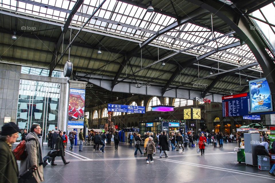 ZURICH HAUPT BAHN-HOF MAIN STATION