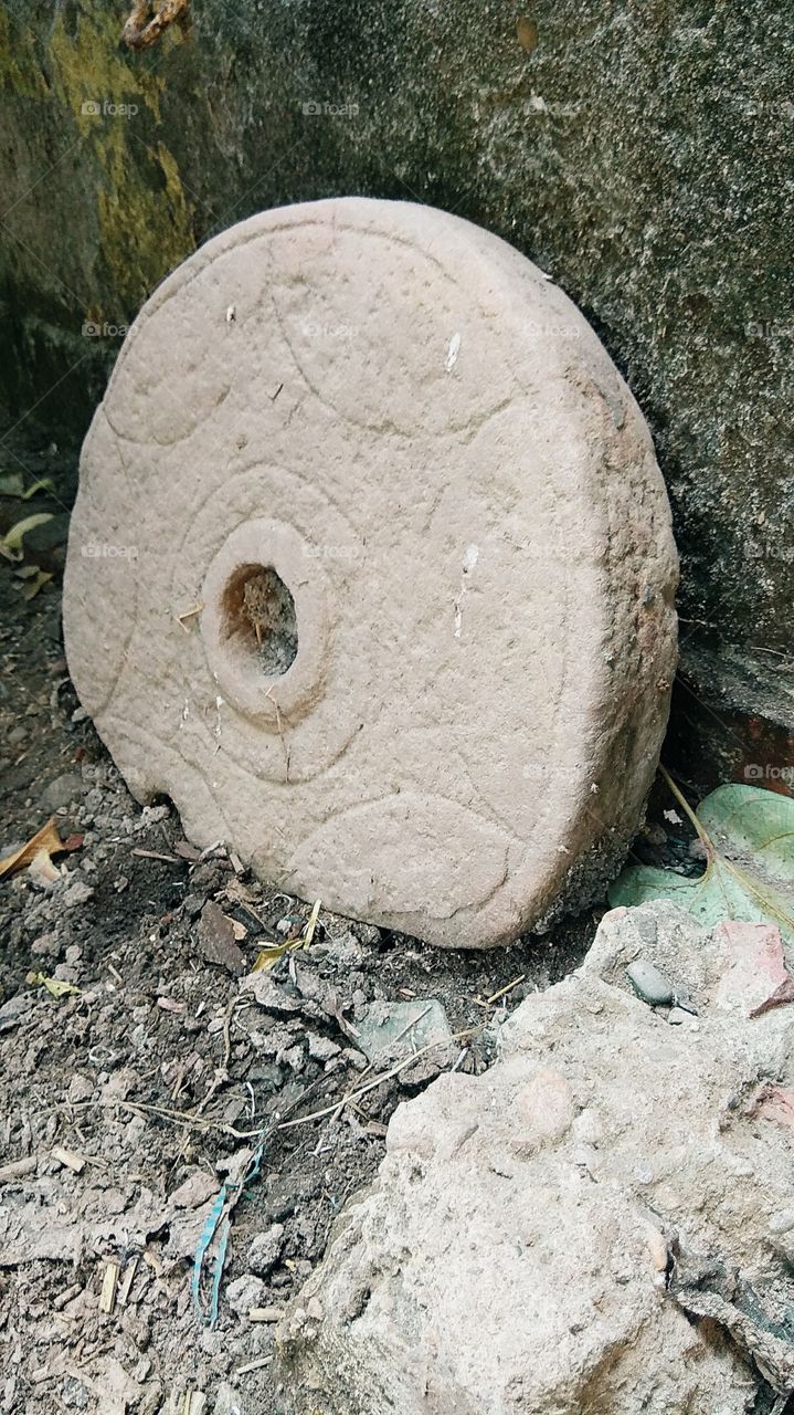 round stone
