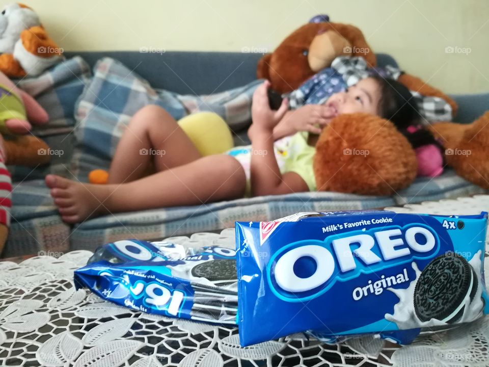 Daydreaming with Oreo