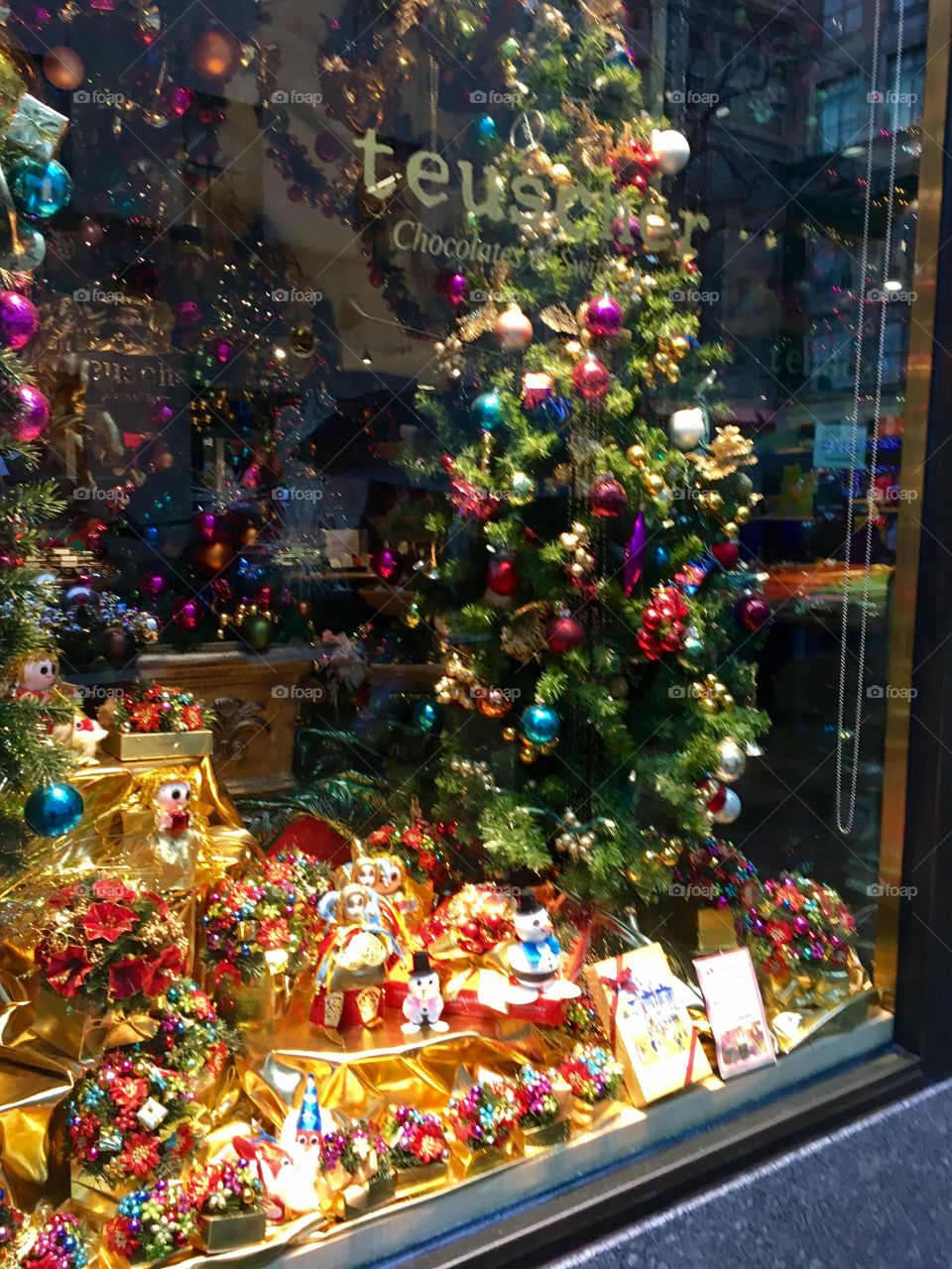 Window display, Christmas in NYC. 